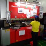 プレスブレーキ (PRESS BRAKE MACHINE)